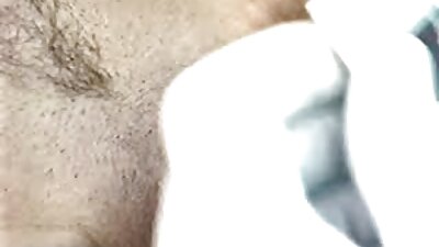 ਬੁੱਢੀ ਬੀ.ਬੀ.ਡਬਲਯੂ. ਨੂੰ ਆਪਣੇ ਵਾਲਾਂ ਵਾਲੀ ਕੂਟ ਵਿੱਚ ਦੁਬਾਰਾ ਇੱਕ ਜਵਾਨ ਫਾਲਸ ਮਹਿਸੂਸ ਹੁੰਦਾ ਹੈ